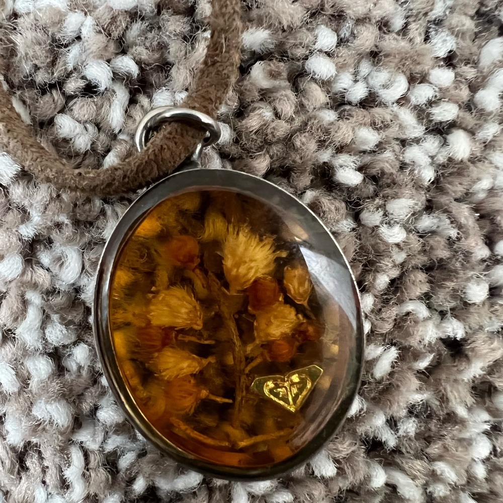 Vintage Roxy Necklace - Picture 4 of 8